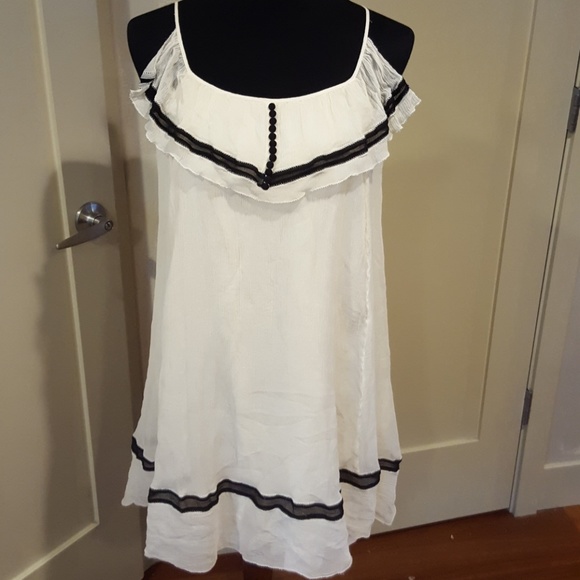 BCBGMaxAzria Dresses & Skirts - Bcbg maxazaria silk dress